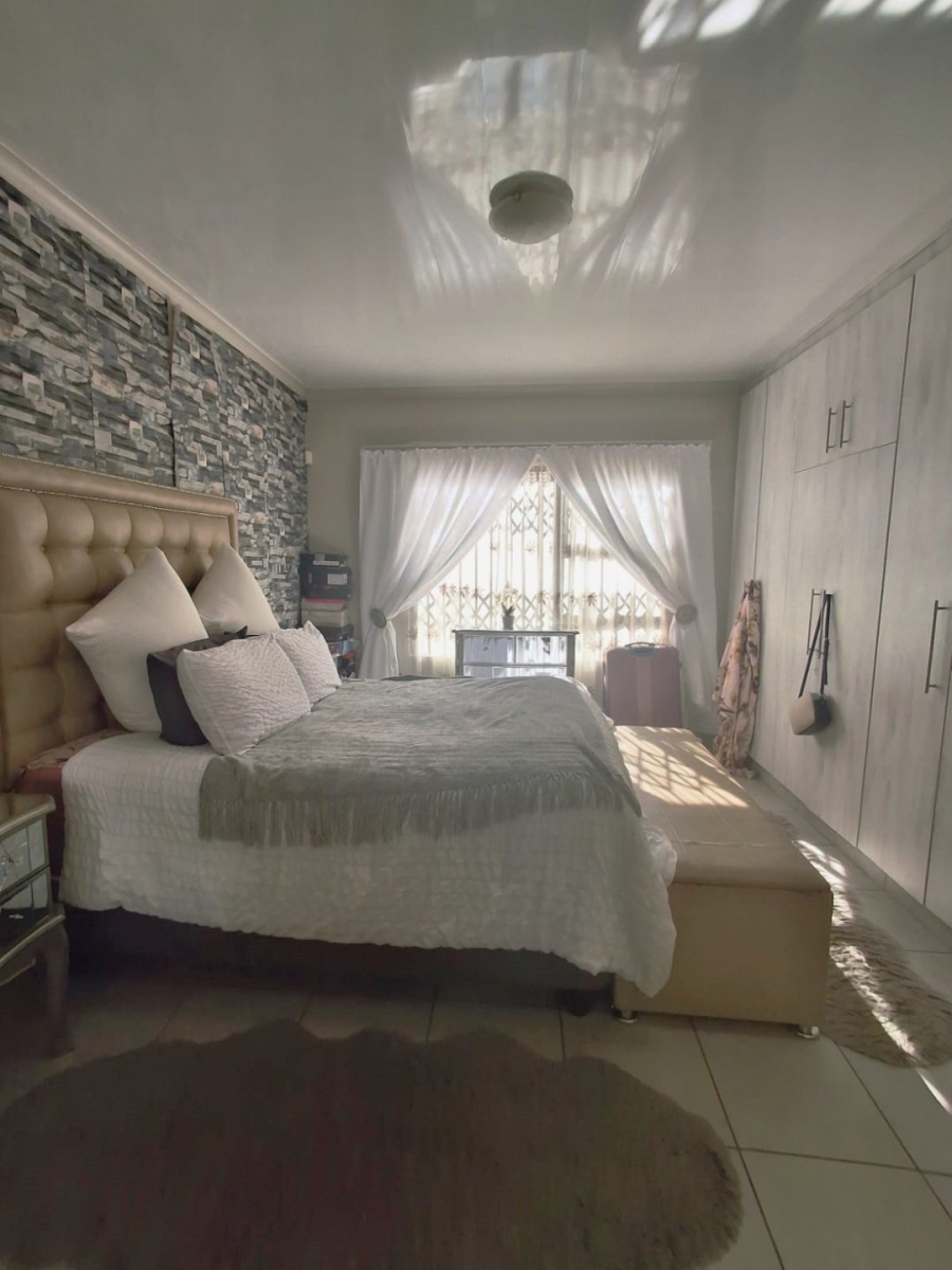 3 Bedroom Property for Sale in Flamwood North West